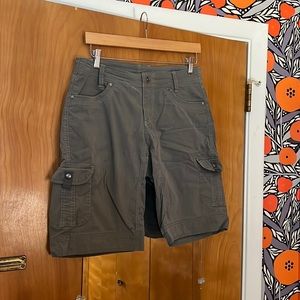 Kuhl womens splash 11 cargo shorts size 10